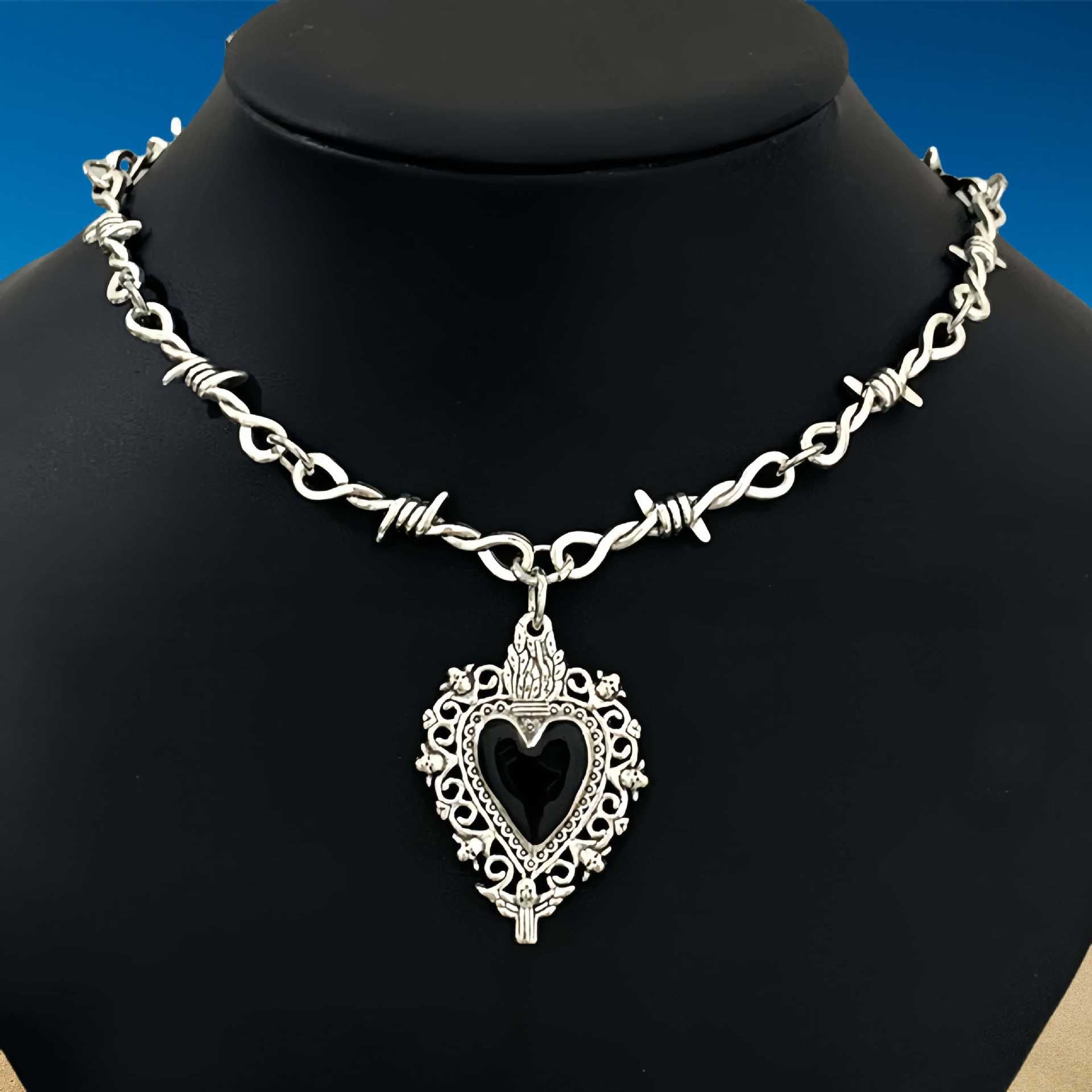 Thorny Barbed Necklace Unisex Accessory Punk Gothic Heart Unique Pendant